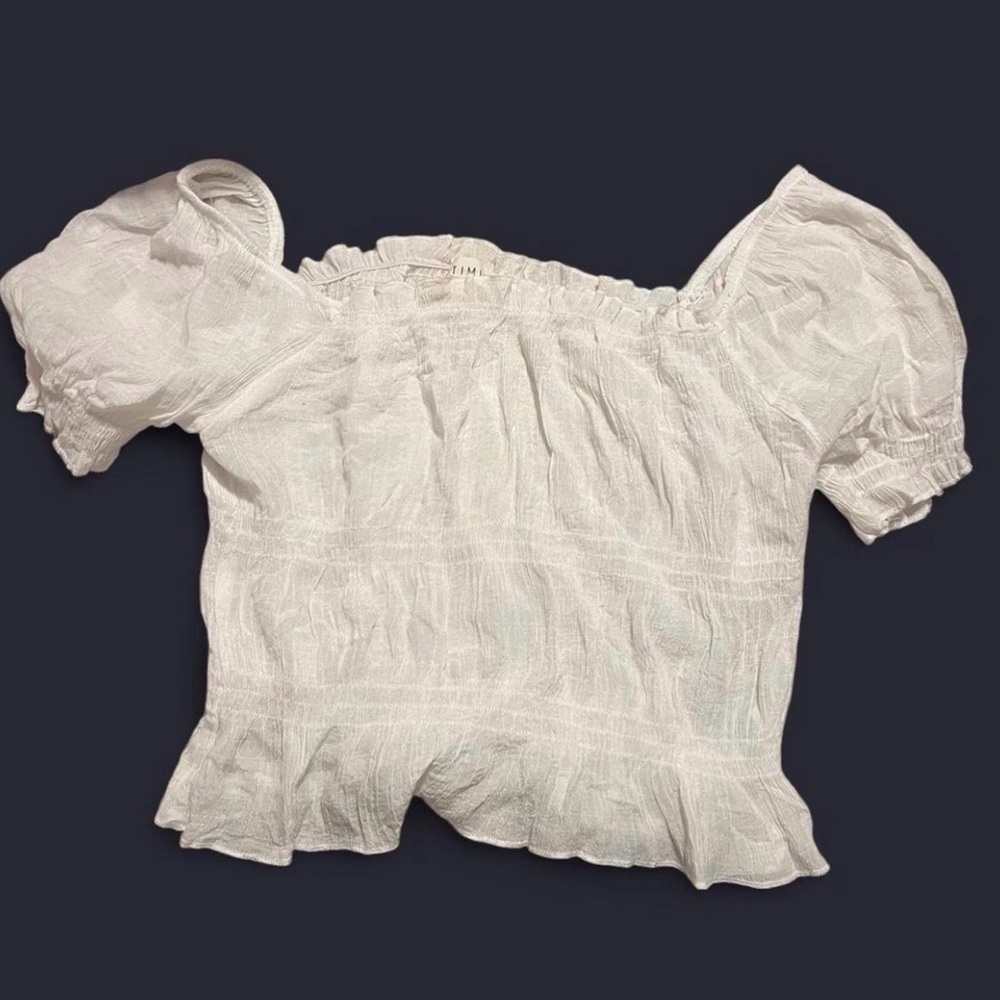 Timing White Off-Shoulder Crop Top